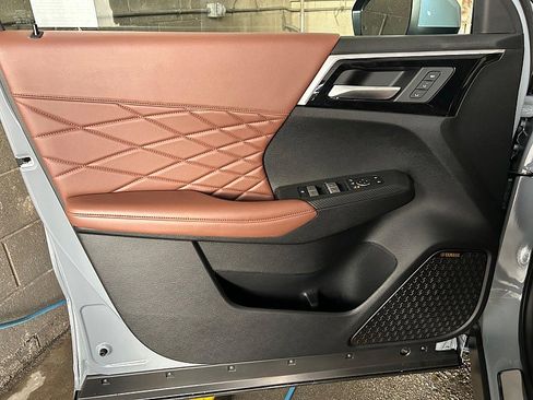 New 2026 Mitsubishi Outlander SEL image 12