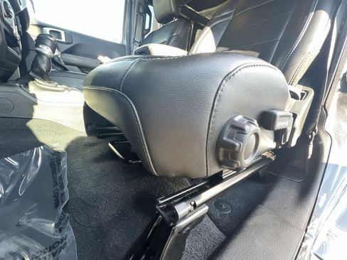 Used 2019 Jeep Wrangler Unlimited Sahara w/ Quick Order Package 24M Moab image 14