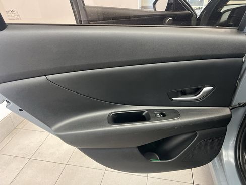 Used 2021 Hyundai Elantra SEL FWD image 25