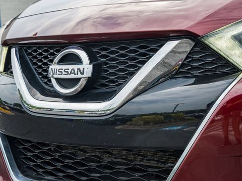 Used 2018 Nissan Maxima 3.5 SL w/ Interior Lighting Package FWD image 10