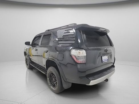 Used 2020 Toyota 4Runner TRD Off-Road AWD/4WD image 9
