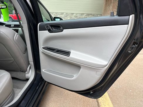 Used 2014 Chevrolet Impala LTZ FWD image 19
