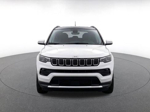 Used 2025 Jeep Compass Limited AWD/4WD image 2
