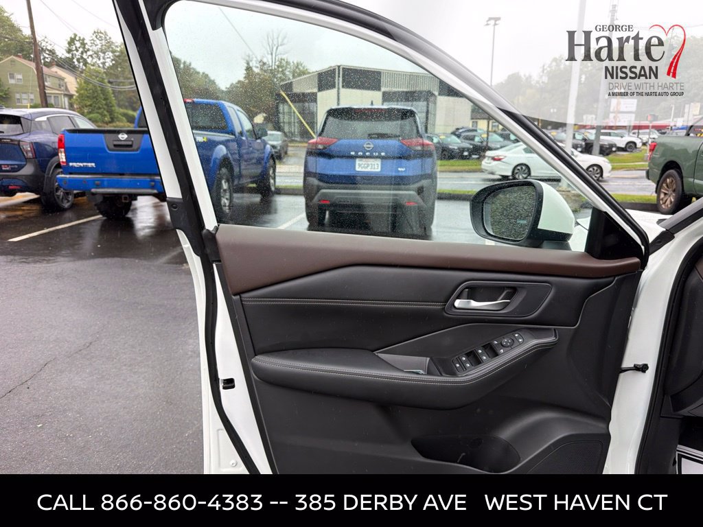 Certified 2023 Nissan Rogue SV w/ SV Premium B Package AWD/4WD image 10