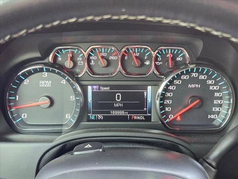 Used 2019 Chevrolet Suburban Premier image 11