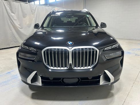 Used 2023 BMW X7 xDrive40i w/ Premium Package image 3
