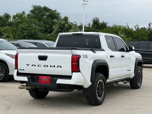 Used 2024 Toyota Tacoma TRD Off-Road AWD/4WD image 4