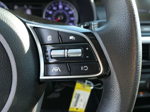 Used 2022 Kia Forte LXS image 16