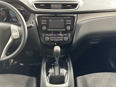 Used 2016 Nissan Rogue SV AWD/4WD image 20