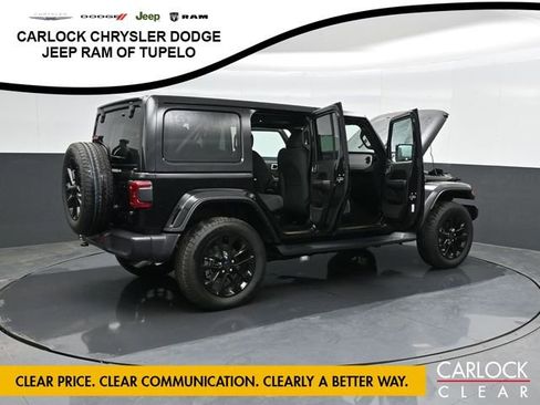 Used 2025 Jeep Wrangler Unlimited Sahara AWD/4WD image 38