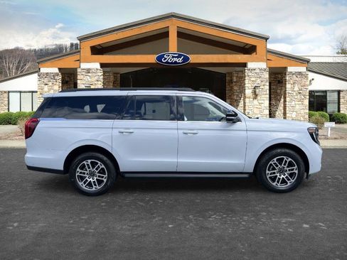 Used 2025 Ford Expedition Max Active AWD/4WD image 4