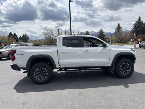Used 2026 Chevrolet Colorado ZR2 w/ Technology Package AWD/4WD image 4