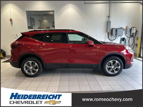 Used 2023 Chevrolet Blazer LT w/ Convenience Package AWD/4WD image 2