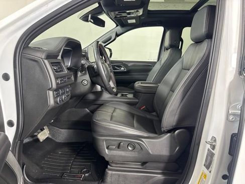 Used 2022 Chevrolet Suburban RST w/ Sport Performance Package AWD/4WD image 11