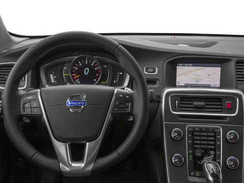 Used 2016 Volvo S60 T5 Premier image 5