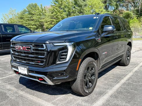 Used 2025 GMC Yukon AT4 w/ AT4 Premium Package AWD/4WD image 9