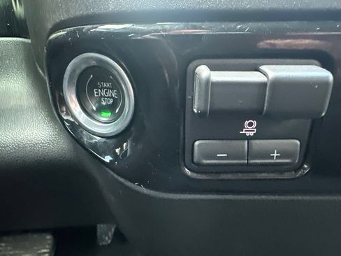Used 2024 Chevrolet Silverado 2500 LT AWD/4WD image 19