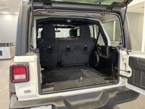Used 2021 Jeep Wrangler Unlimited Sport image 25