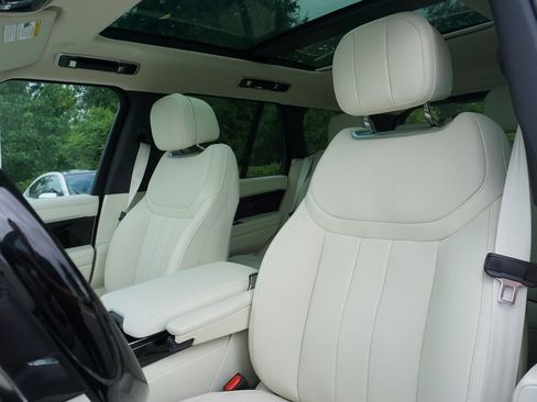 Used 2026 Land Rover Range Rover SE AWD/4WD image 14