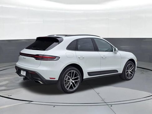 New 2026 Porsche Macan AWD/4WD image 9