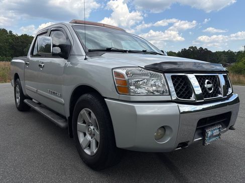 Used 2007 Nissan Titan LE w/ Nissan Navigation Pkg RWD image 7