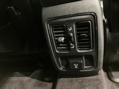 Used 2018 Jeep Grand Cherokee Altitude image 25