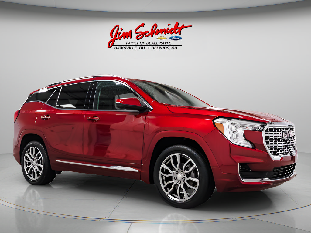 Used 2024 GMC Terrain Denali w/ Denali Premium Package AWD/4WD image 8