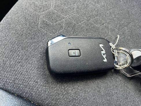 Used 2025 Kia Seltos S FWD image 24