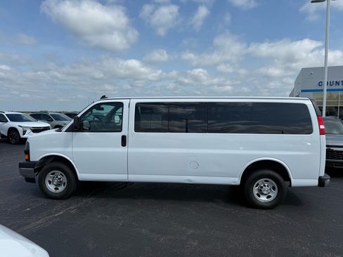 Used 2023 Chevrolet Express 3500 LT w/ LT Preferred Equipment Group RWD image 2