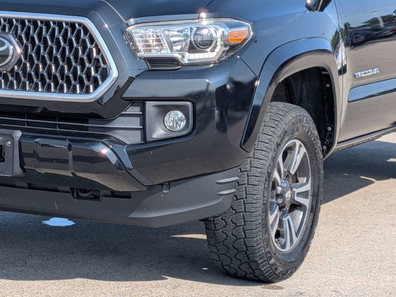 Used 2019 Toyota Tacoma TRD Sport AWD/4WD image 10