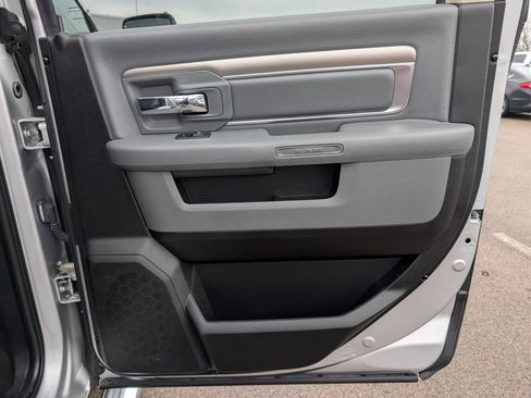 Used 2018 RAM 1500 Big Horn image 32