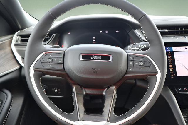 New 2027 Jeep Grand Cherokee Altitude AWD/4WD image 15