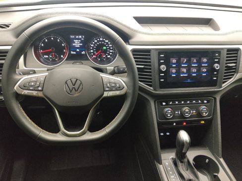 Used 2021 Volkswagen Atlas Cross Sport SE FWD image 22