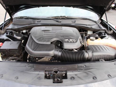 Used 2018 Dodge Charger SXT Plus image 8