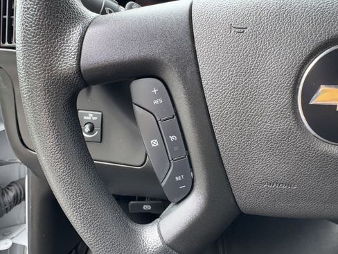 Used 2024 Chevrolet Express 2500 w/ Driver Convenience Package image 28