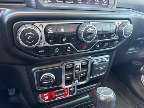 Used 2021 Jeep Gladiator Mojave AWD/4WD image 24