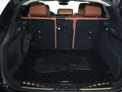 Used 2023 Jaguar F-PACE R-Dynamic S AWD/4WD image 36