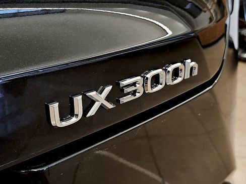 New 2026 Lexus UX 300h FWD image 25