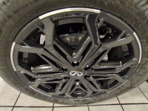 New 2026 INFINITI QX80 4WD w/ Sport Exterior Package image 28