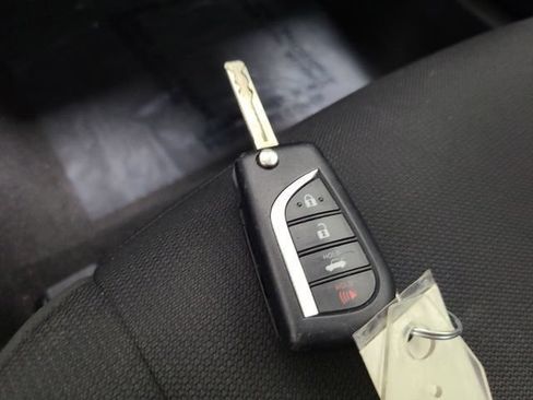 Used 2024 Toyota Corolla LE FWD image 31