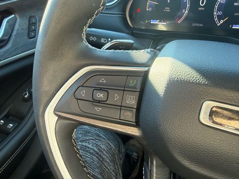 Used 2023 Jeep Grand Cherokee Limited image 47