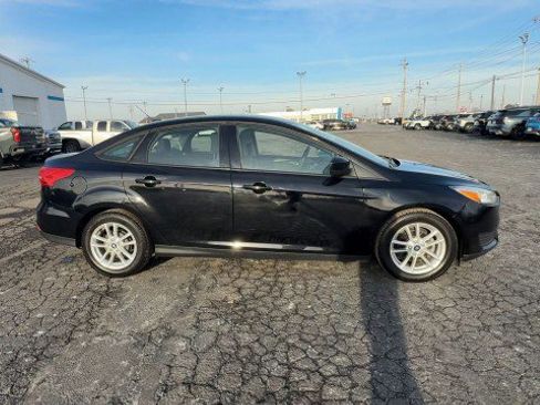 Used 2018 Ford Focus SE image 9