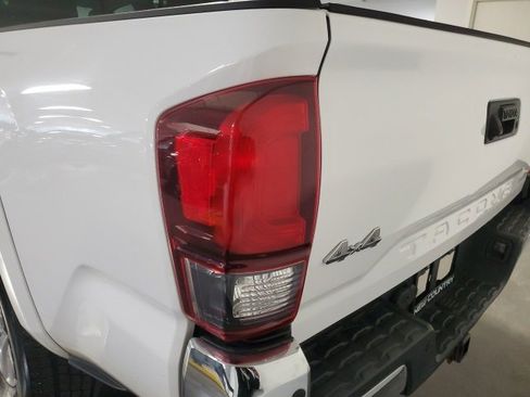 Used 2019 Toyota Tacoma SR5 image 31