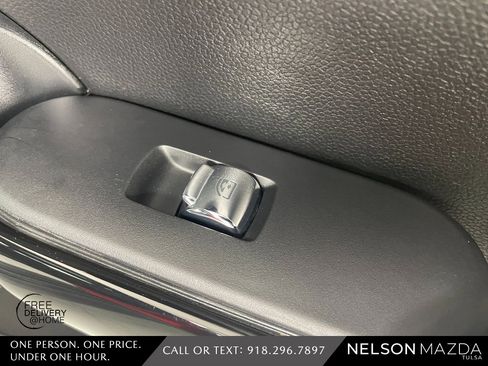 Used 2022 MINI Cooper 4-Door Hardtop image 51