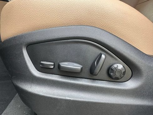 Certified 2025 Porsche Cayenne S AWD/4WD image 24