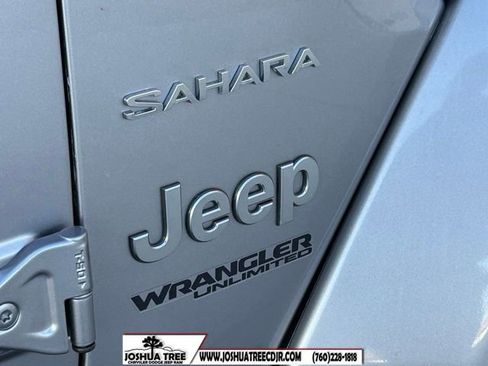 Used 2020 Jeep Wrangler Unlimited Sahara image 33
