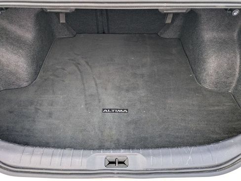 Used 2025 Nissan Altima 2.5 SV FWD image 30