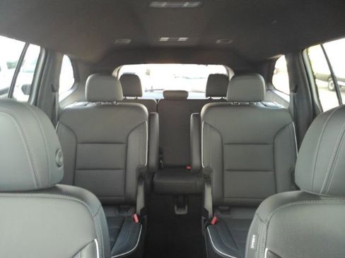 Used 2025 Buick Enclave Preferred image 33