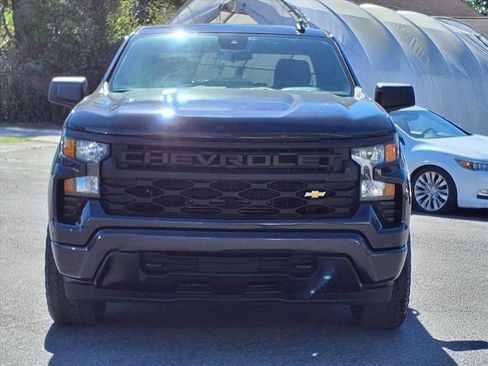 Used 2023 Chevrolet Silverado 1500 Custom image 2