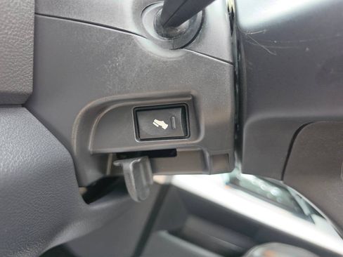 Used 2010 Dodge Ram 1500 Truck Laramie AWD/4WD image 26